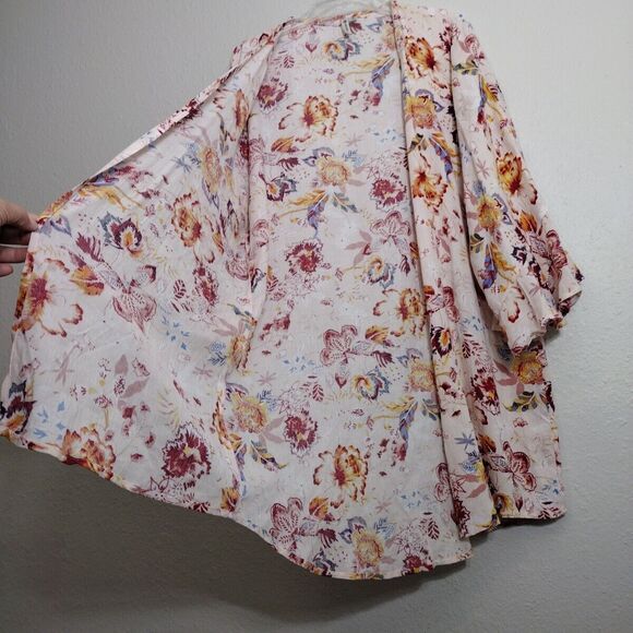 Women’s Floral Cover up Cardigan Kimono Size S Viscose 3/4 Flutter Sleeve Size S - Picture 3 of 10